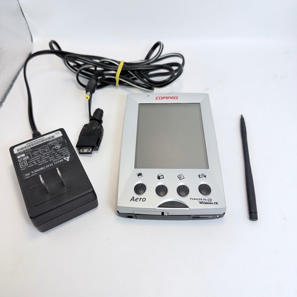 Compaq Aero 1530 Windows CE PDA Palm PC Vintage Handheld with Charger Stylus